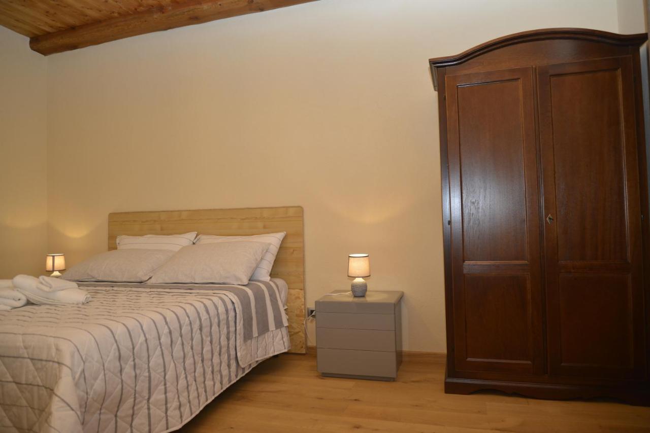 Agriturismo Ai Prüsot Bagnolo Piemonte Exterior foto