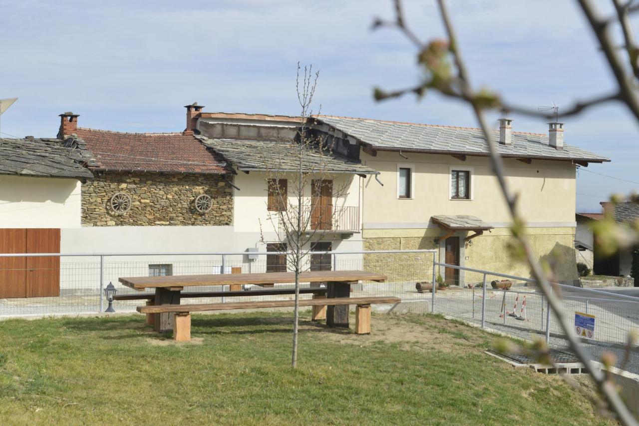 Agriturismo Ai Prüsot Bagnolo Piemonte Exterior foto